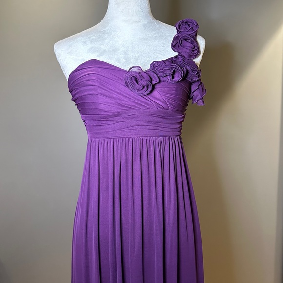 Formal Dress One Strap, Chiffon. Eggplant purple. Fits like an XS - Picture 3 of 5